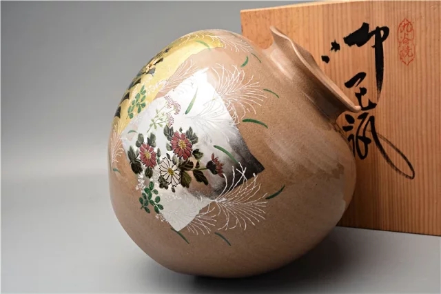 日本进口古玩-描金银菊花花瓶九谷烧z00167 – 凯业美术