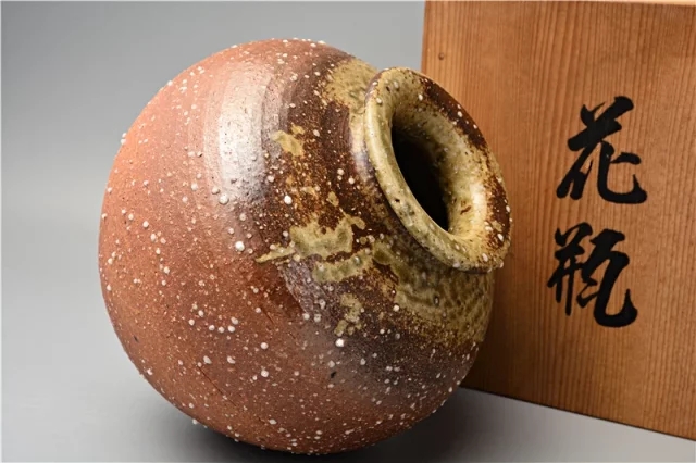 日本进口古玩-兼山作花瓶信乐窑z00165 – 凯业美术