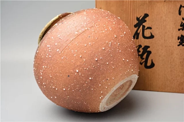 日本进口古玩-兼山作花瓶信乐窑z00165 – 凯业美术